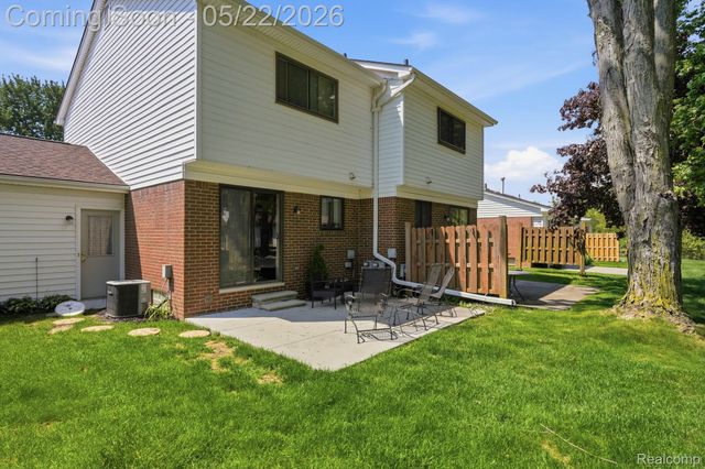 28091 Maple Forest Boulevard W, Harrison Charter Township, MI 48045