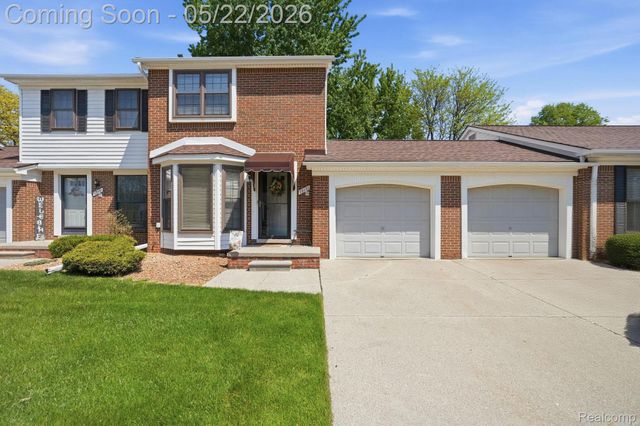 28091 Maple Forest Boulevard W, Harrison Charter Township, MI 48045