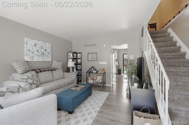 28091 Maple Forest Boulevard W, Harrison Charter Township, MI 48045