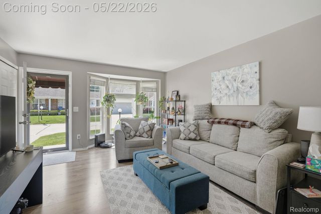 28091 Maple Forest Boulevard W, Harrison Charter Township, MI 48045