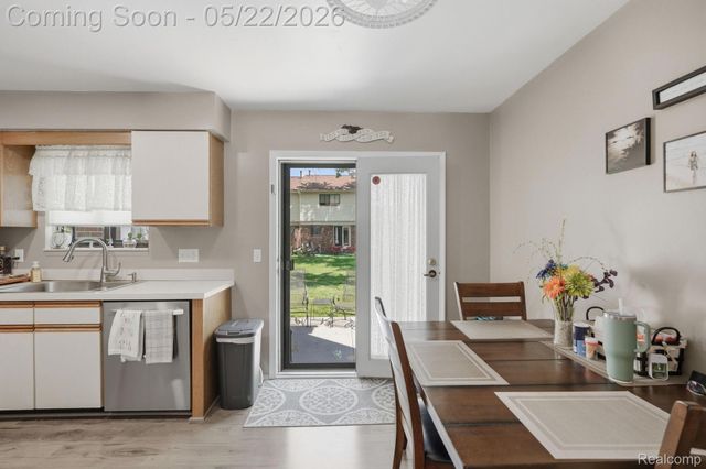 28091 Maple Forest Boulevard W, Harrison Charter Township, MI 48045