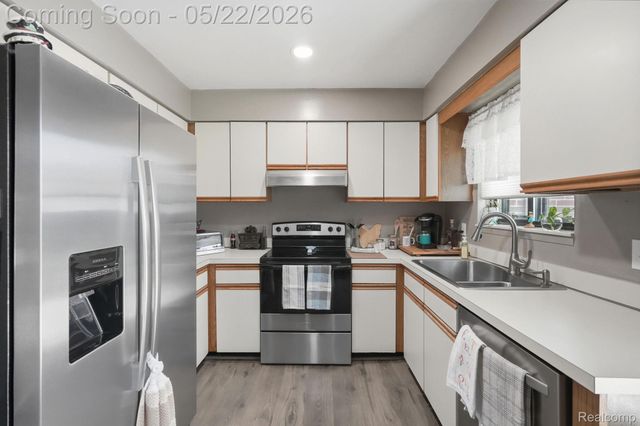 28091 Maple Forest Boulevard W, Harrison Charter Township, MI 48045