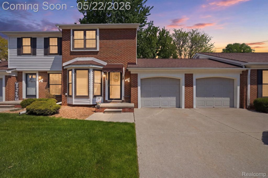 28091 Maple Forest Boulevard W, Harrison Charter Township, MI 48045