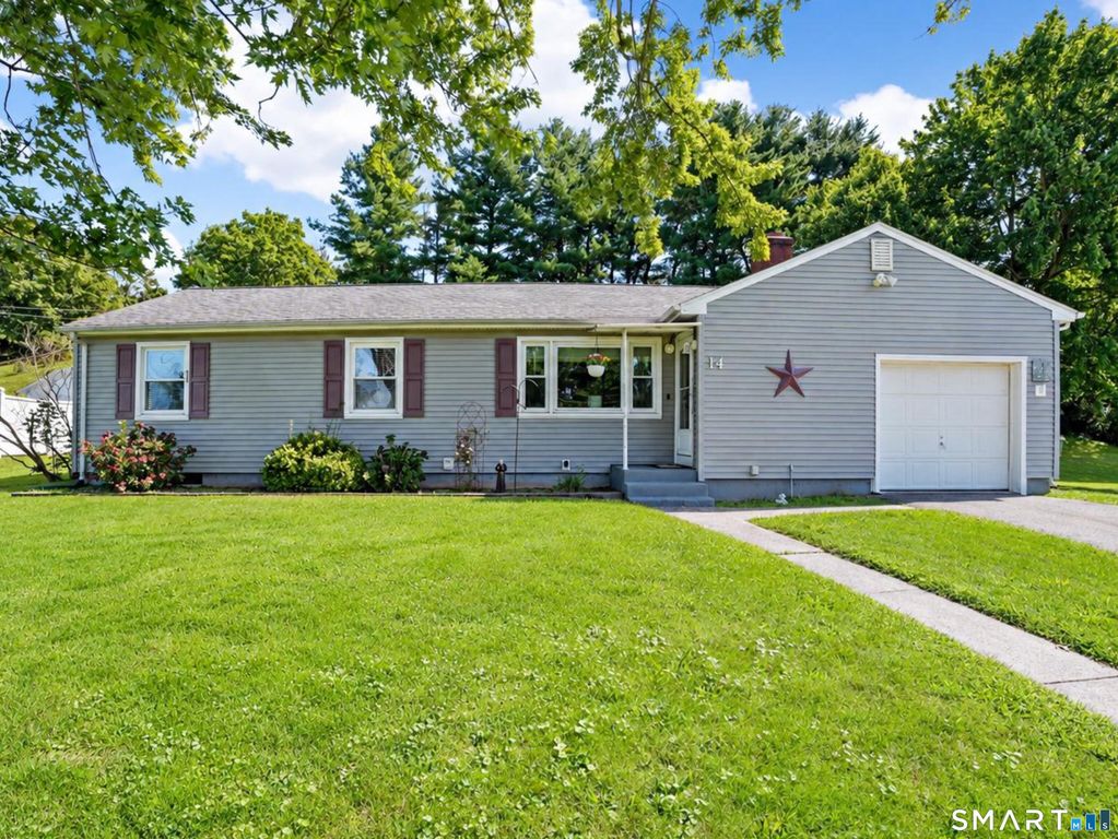 14 Alexander Drive, Cromwell, CT 06416