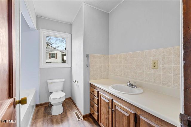 592 Emmett Road, Bristol, TN 37620