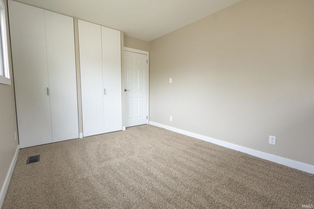 1130 Larch Lane, Fort Wayne, IN 46825