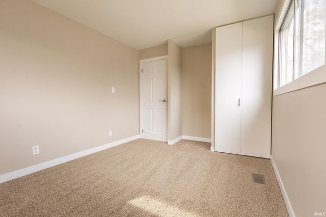 1130 Larch Lane, Fort Wayne, IN 46825