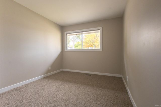 1130 Larch Lane, Fort Wayne, IN 46825