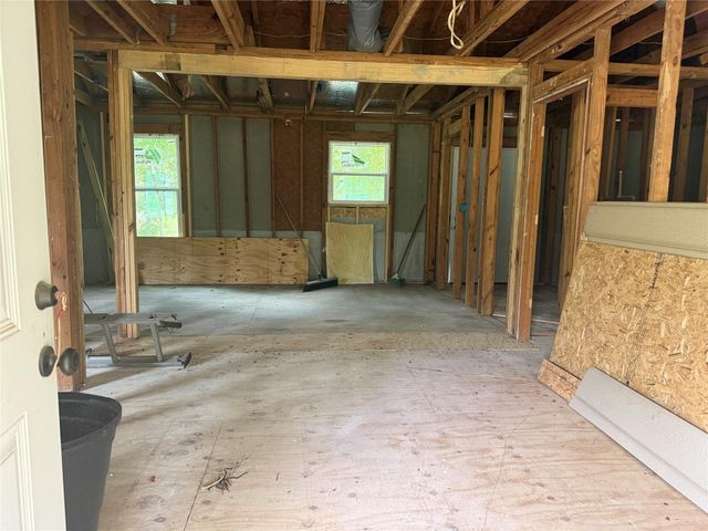 78 Hall Drive N, Montgomery, TX 77316