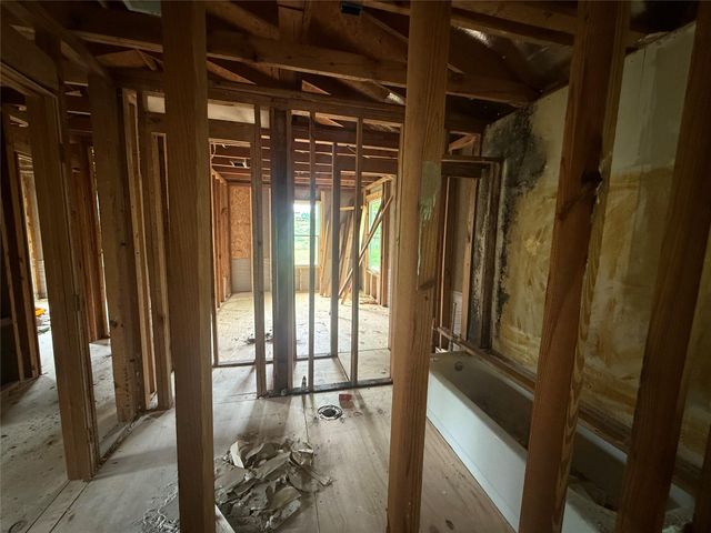 78 Hall Drive N, Montgomery, TX 77316