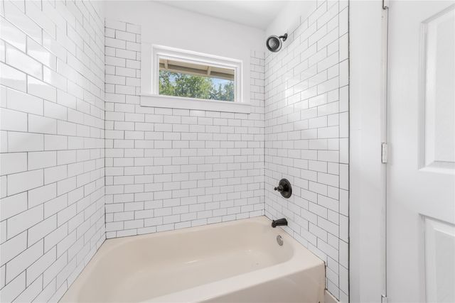 1014 W Arlington Avenue, Fort Worth, TX 76110