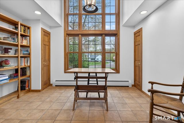 24 Country Way, Wallingford, CT 06492