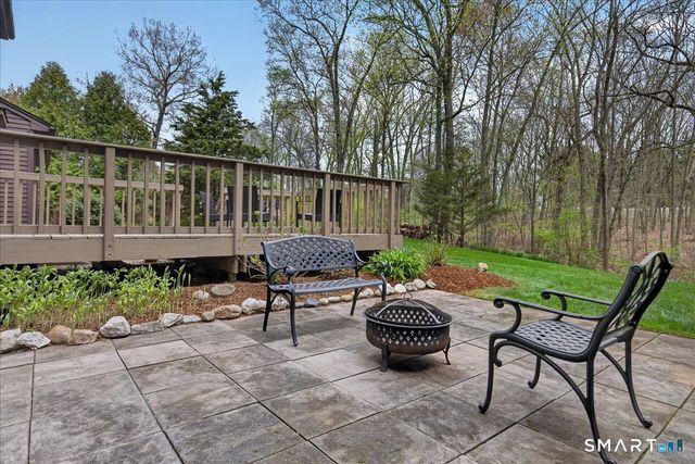 24 Country Way, Wallingford, CT 06492