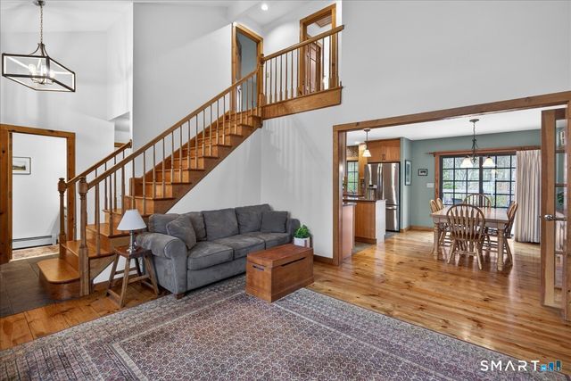 24 Country Way, Wallingford, CT 06492