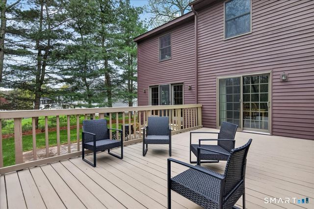 24 Country Way, Wallingford, CT 06492