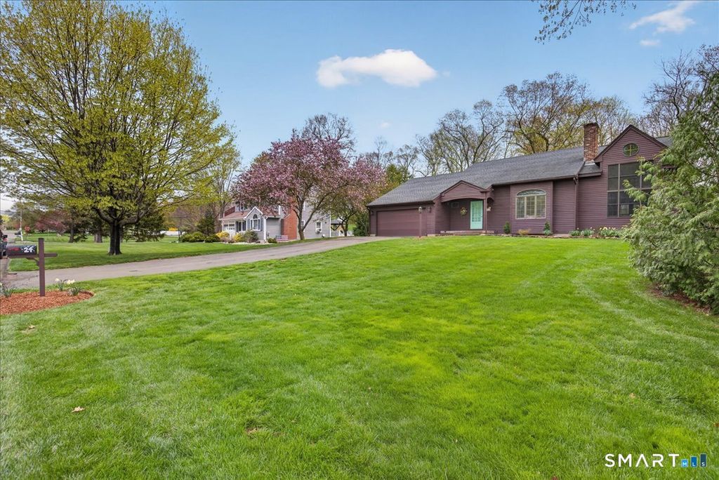 24 Country Way, Wallingford, CT 06492