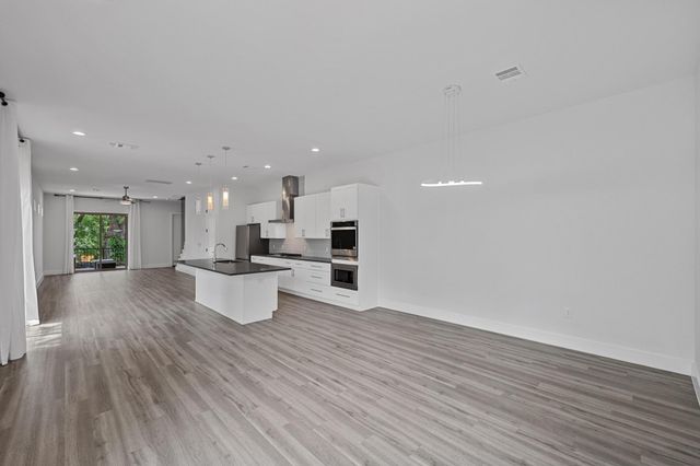 4705 Louis Ave B, Austin, TX 78721