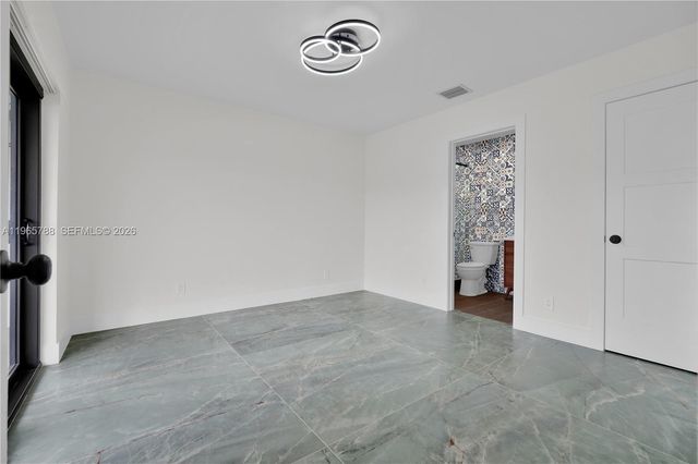 5980 SW 40th Ave C, Dania Beach, FL 33312