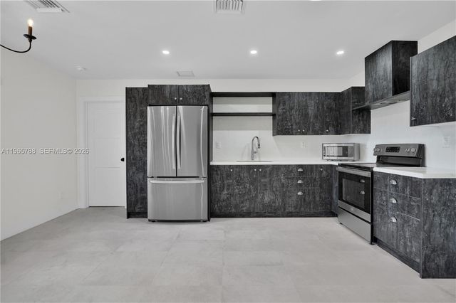 5980 SW 40th Ave C, Dania Beach, FL 33312