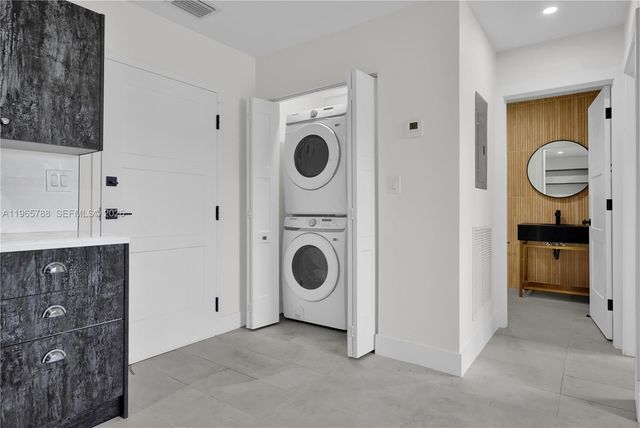 5980 SW 40th Ave C, Dania Beach, FL 33312