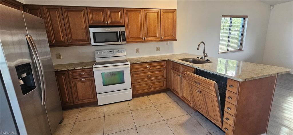 Image 6 of property listing at 4904 Vincennes CT 209, Cape Coral, FL 33904
