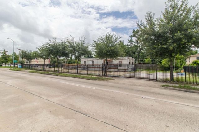 6520 E Tidwell Road, Houston, TX 77016