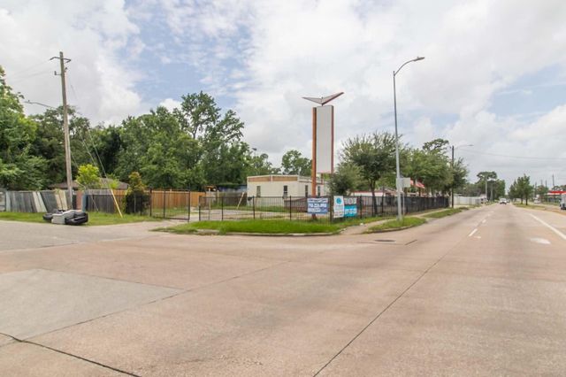 6520 E Tidwell Road, Houston, TX 77016