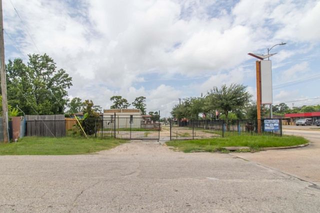 6520 E Tidwell Road, Houston, TX 77016