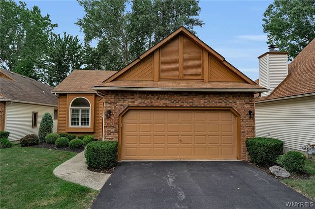 19 Eagles Trace, Amherst, NY 14221