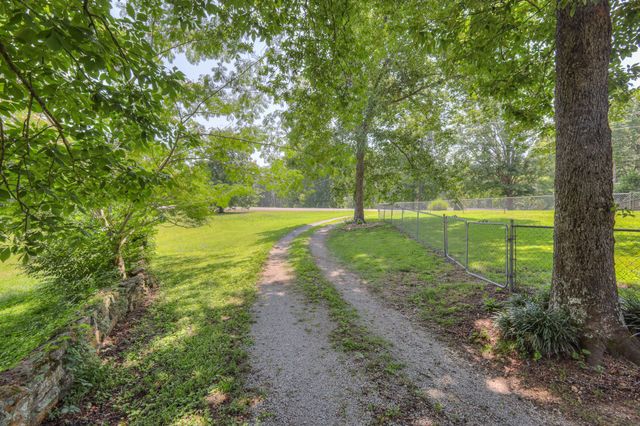 7125 Ivey Rd, Fairview, TN 37062