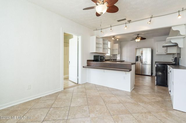 5143 PALMER Avenue, Jacksonville, FL 32210