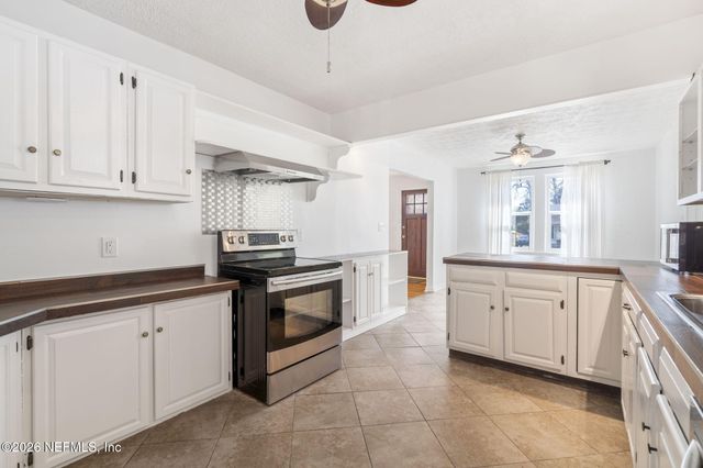 5143 PALMER Avenue, Jacksonville, FL 32210