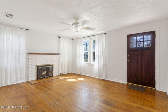 5143 PALMER Avenue, Jacksonville, FL 32210