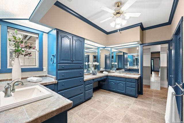 8520 ALYDAR CIR, Fair Oaks Ranch, TX 78015
