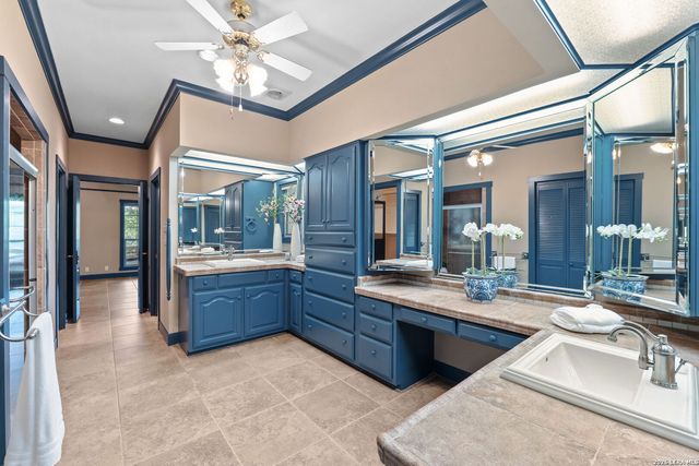 8520 ALYDAR CIR, Fair Oaks Ranch, TX 78015