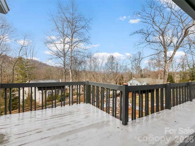 2731 Miller Lane, Hendersonville, NC 28791