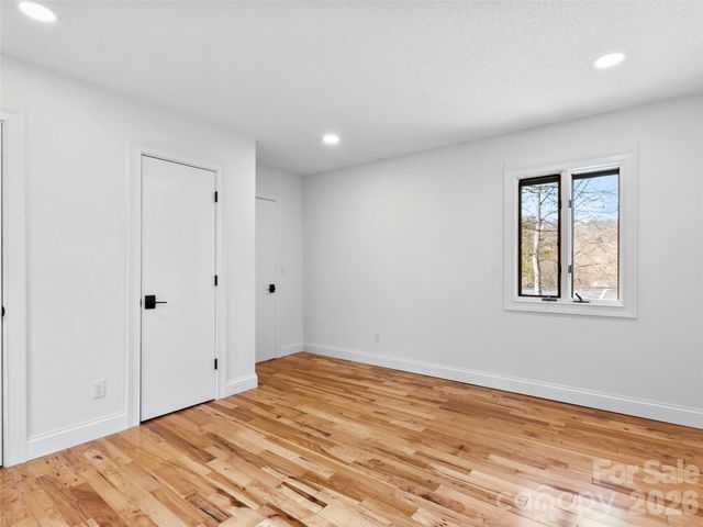 2731 Miller Lane, Hendersonville, NC 28791