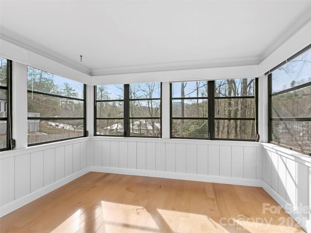 2731 Miller Lane, Hendersonville, NC 28791