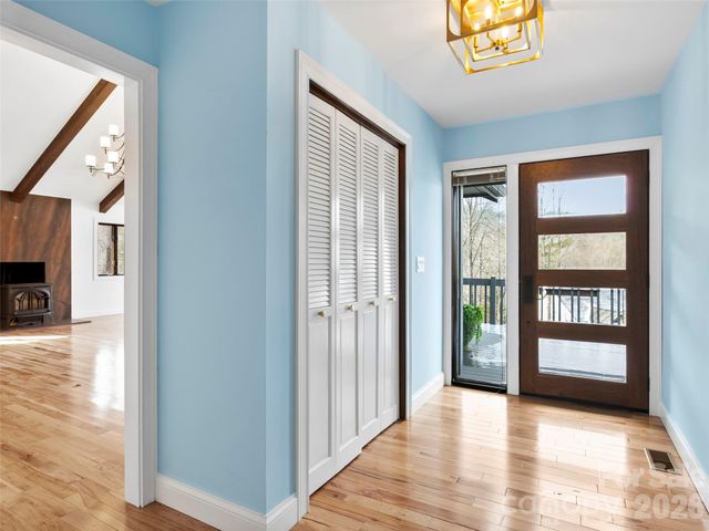 2731 Miller Lane, Hendersonville, NC 28791