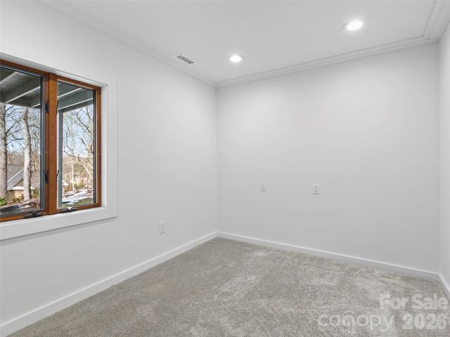 2731 Miller Lane, Hendersonville, NC 28791