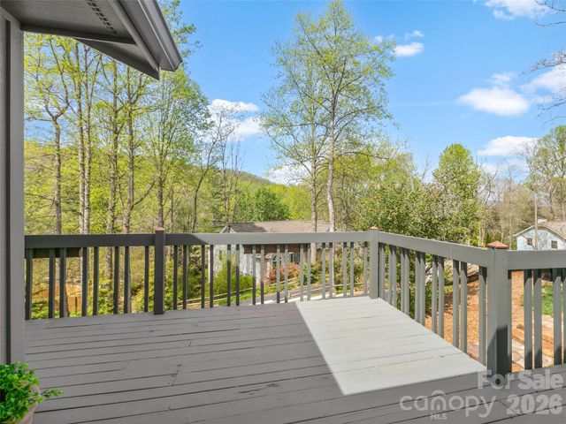 2731 Miller Lane, Hendersonville, NC 28791
