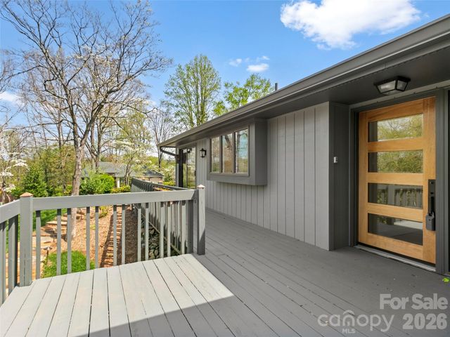 2731 Miller Lane, Hendersonville, NC 28791