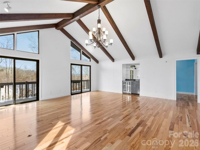 2731 Miller Lane, Hendersonville, NC 28791