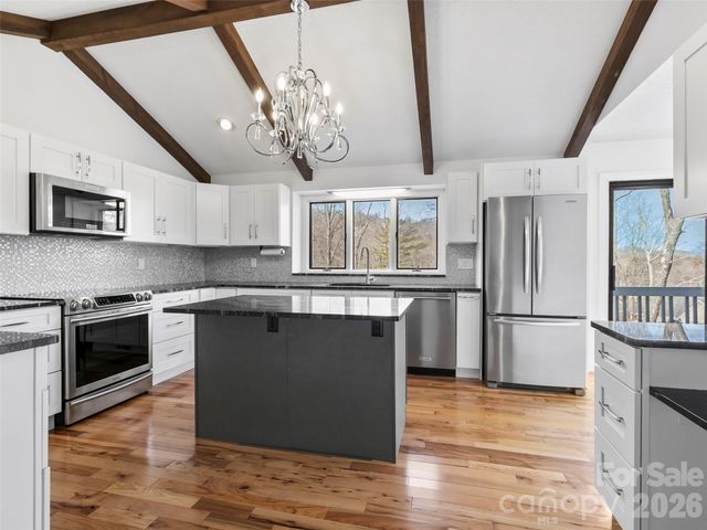 2731 Miller Lane, Hendersonville, NC 28791