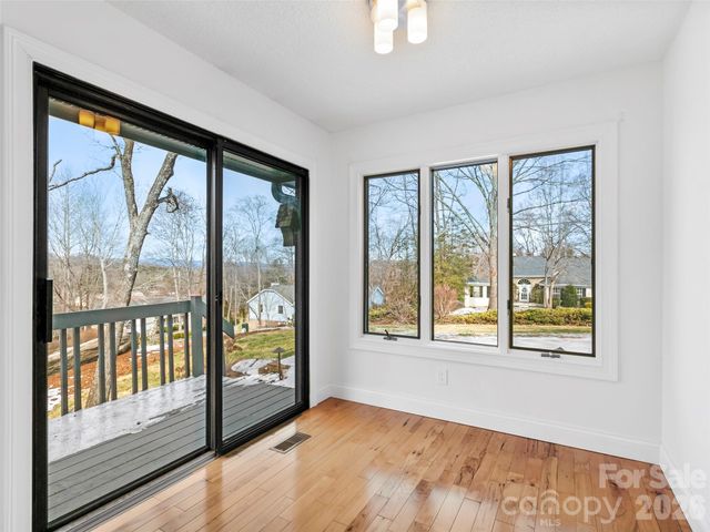 2731 Miller Lane, Hendersonville, NC 28791