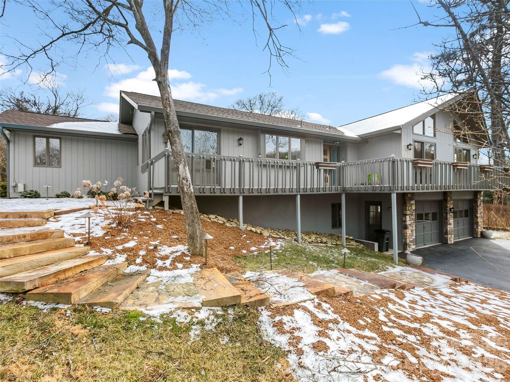 2731 Miller Lane, Hendersonville, NC 28791