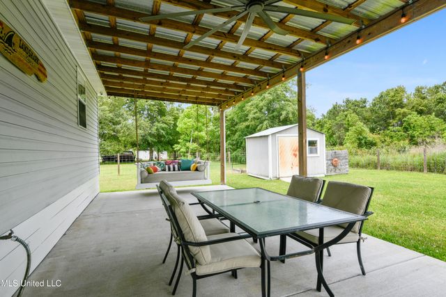 136 Waveland Avenue, Waveland, MS 39576