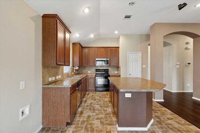 9308 Comanche Ridge Drive, Fort Worth, TX 76131