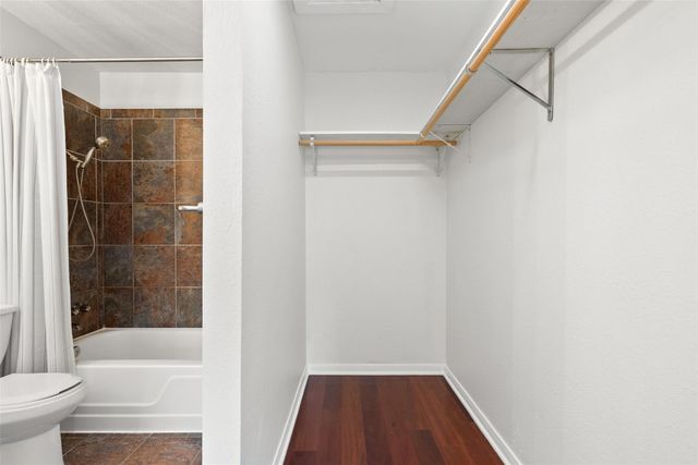 400 W 35th ST 210, Austin, TX 78705