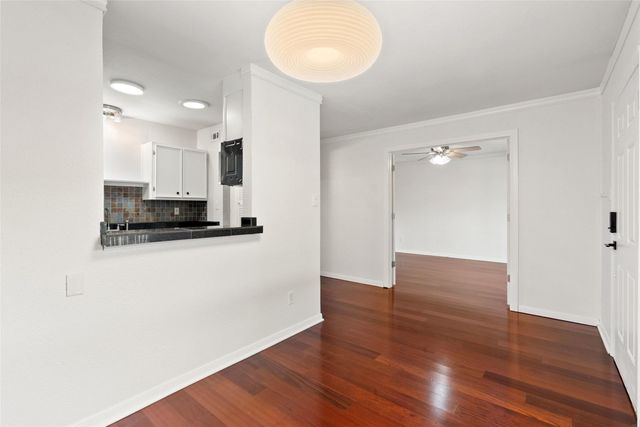 400 W 35th ST 210, Austin, TX 78705